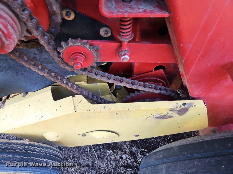 image for item DN7046 New Holland 664  round baler