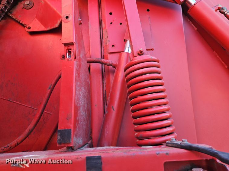 image for item DN7046 New Holland 664  round baler