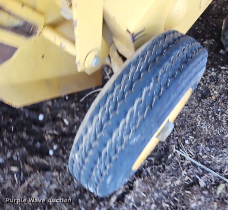 image for item DN7046 New Holland 664  round baler