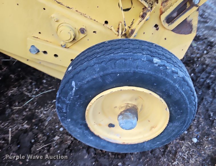 image for item DN7046 New Holland 664  round baler