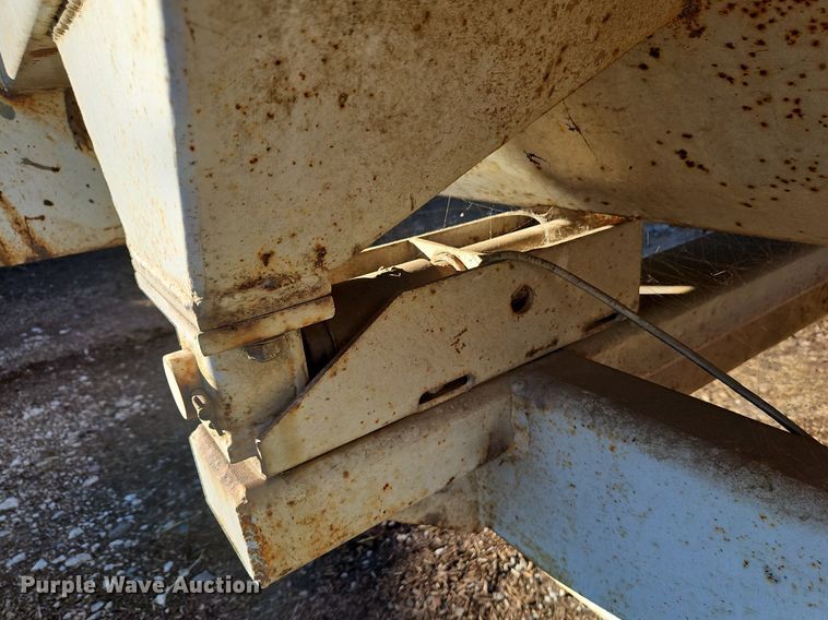 image for item DN7048 Henke Kwikcutter B2379  feed mixer