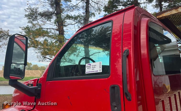 image for item DP2122 2004 Chevrolet C7500  fertilizer delivery truck