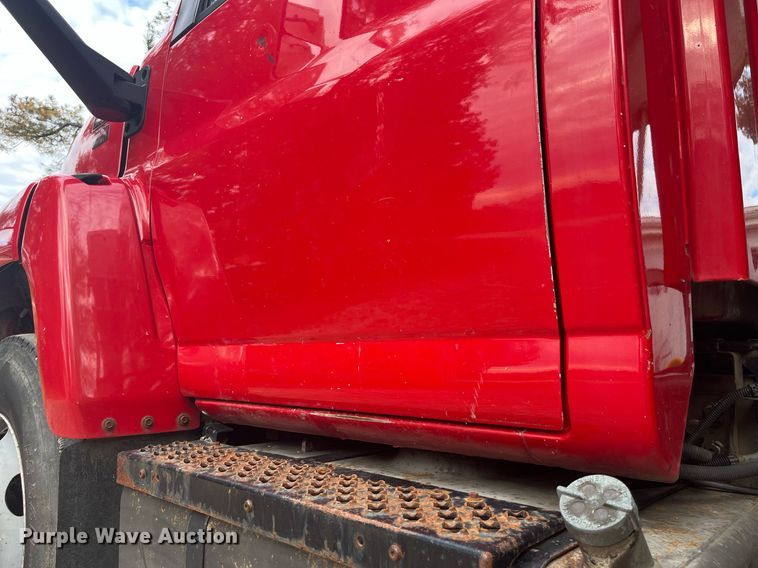 image for item DP2122 2004 Chevrolet C7500  fertilizer delivery truck