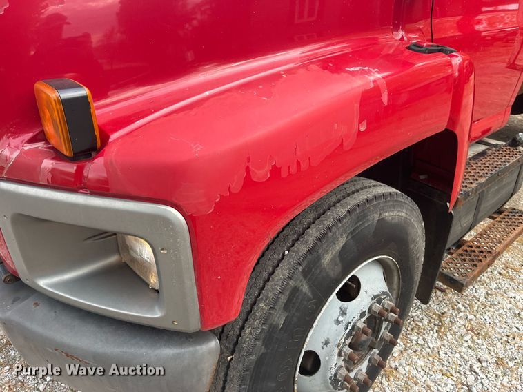 image for item DP2122 2004 Chevrolet C7500  fertilizer delivery truck