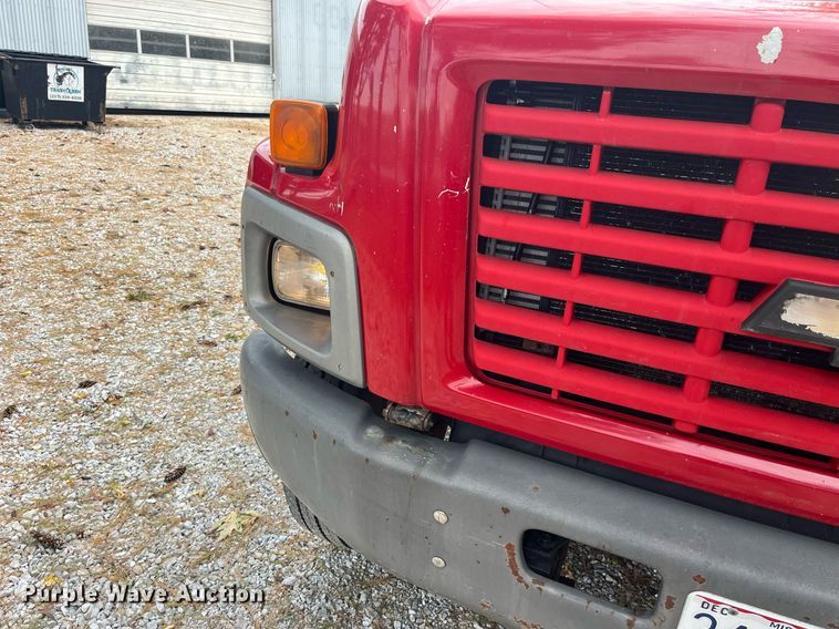 image for item DP2122 2004 Chevrolet C7500  fertilizer delivery truck