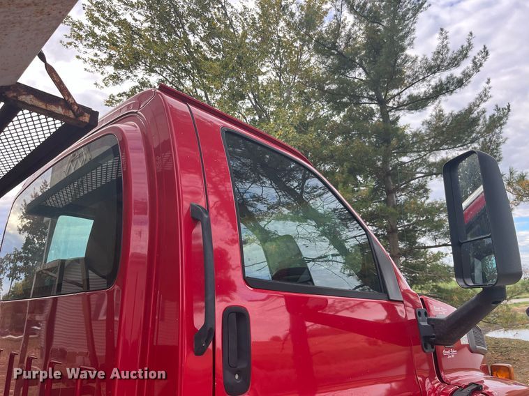 image for item DP2122 2004 Chevrolet C7500  fertilizer delivery truck