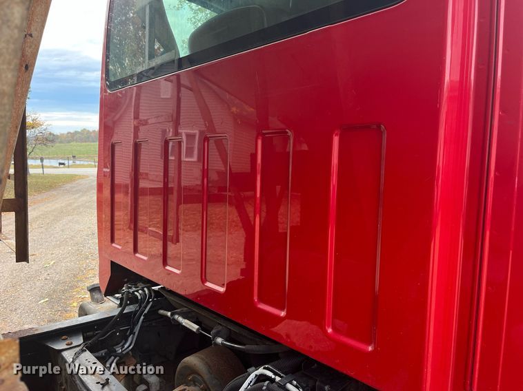 image for item DP2122 2004 Chevrolet C7500  fertilizer delivery truck