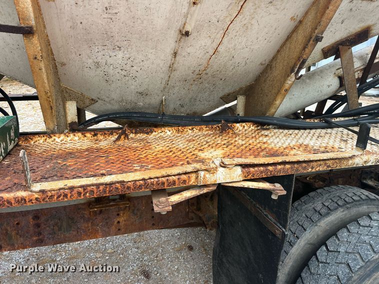 image for item DP2122 2004 Chevrolet C7500  fertilizer delivery truck