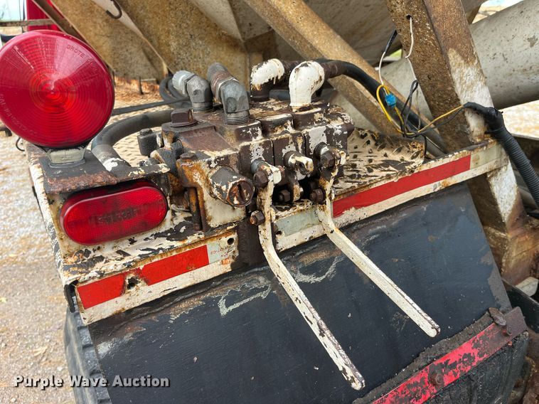 image for item DP2122 2004 Chevrolet C7500  fertilizer delivery truck