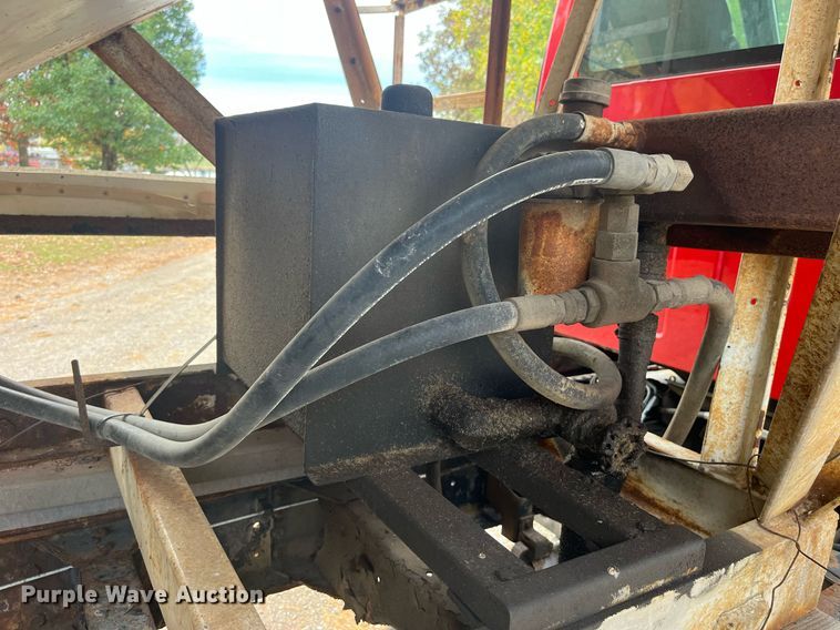 image for item DP2122 2004 Chevrolet C7500  fertilizer delivery truck