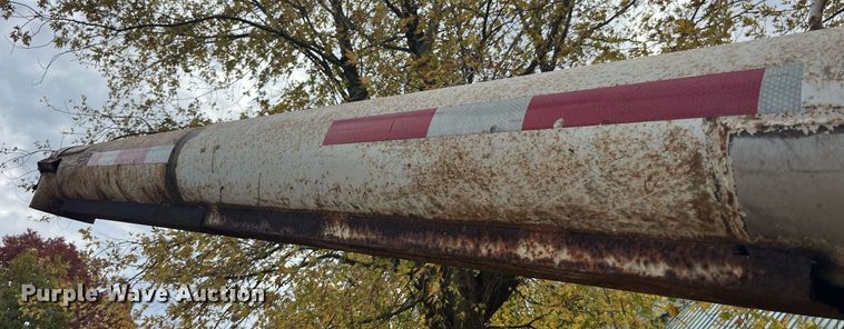 image for item DP2122 2004 Chevrolet C7500  fertilizer delivery truck