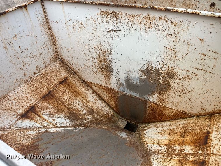 image for item DP2122 2004 Chevrolet C7500  fertilizer delivery truck