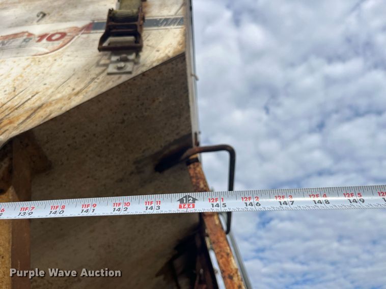 image for item DP2122 2004 Chevrolet C7500  fertilizer delivery truck