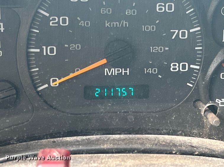 image for item DP2122 2004 Chevrolet C7500  fertilizer delivery truck