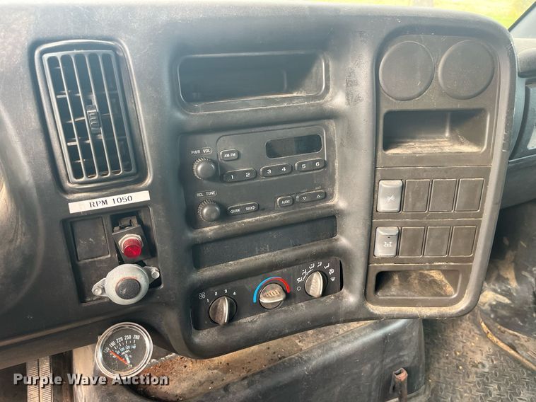 image for item DP2122 2004 Chevrolet C7500  fertilizer delivery truck