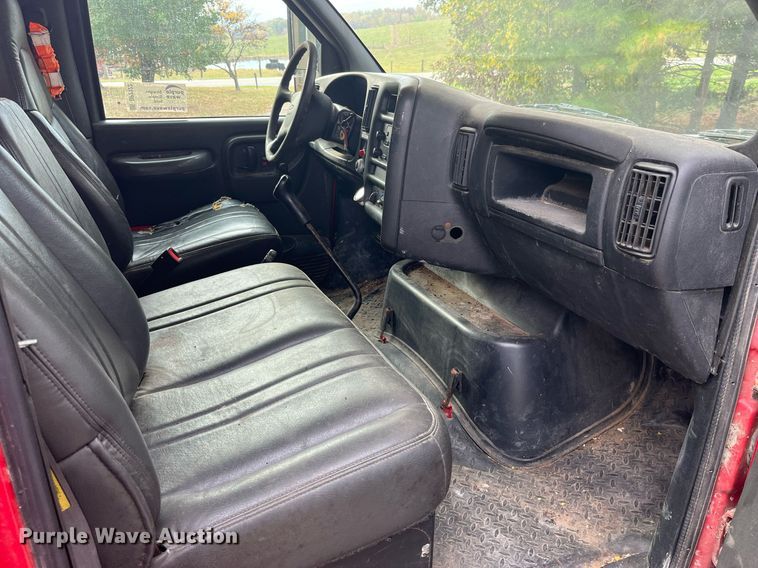 image for item DP2122 2004 Chevrolet C7500  fertilizer delivery truck