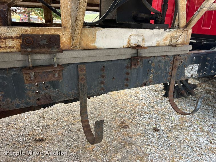 image for item DP2122 2004 Chevrolet C7500  fertilizer delivery truck