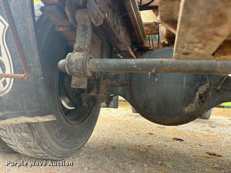 image for item DP2122 2004 Chevrolet C7500  fertilizer delivery truck