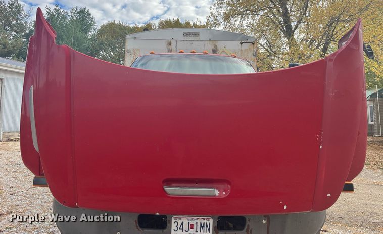 image for item DP2122 2004 Chevrolet C7500  fertilizer delivery truck