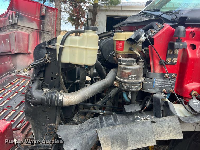 image for item DP2122 2004 Chevrolet C7500  fertilizer delivery truck