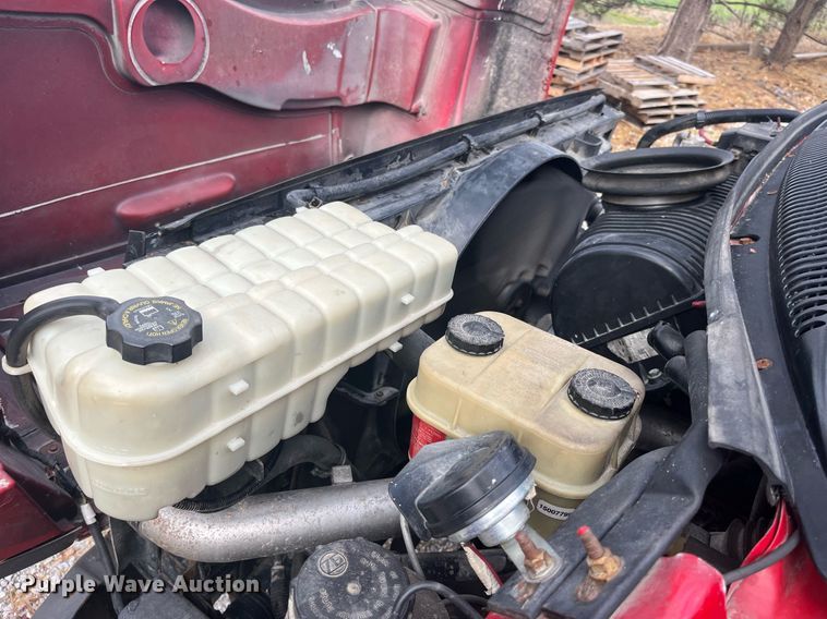 image for item DP2122 2004 Chevrolet C7500  fertilizer delivery truck