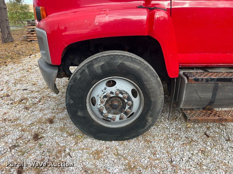 image for item DP2122 2004 Chevrolet C7500  fertilizer delivery truck