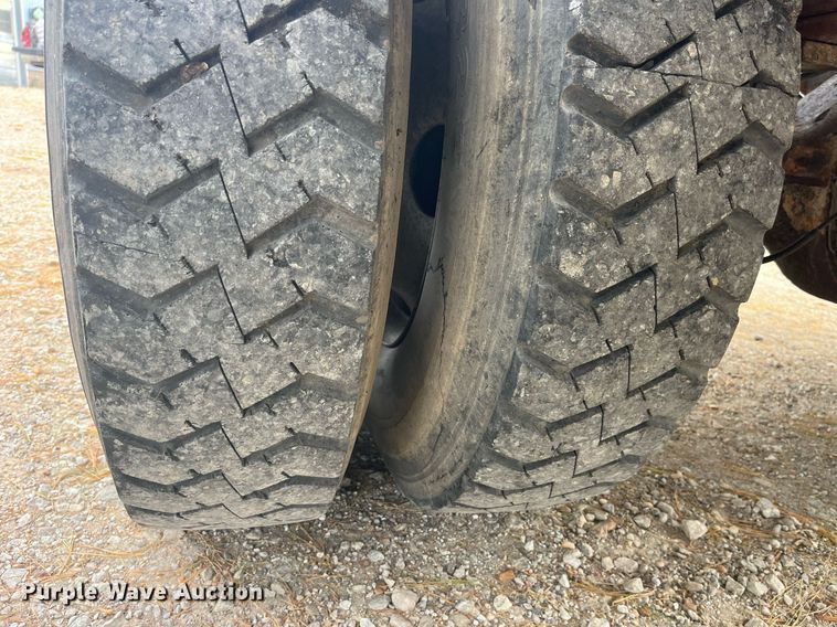 image for item DP2122 2004 Chevrolet C7500  fertilizer delivery truck