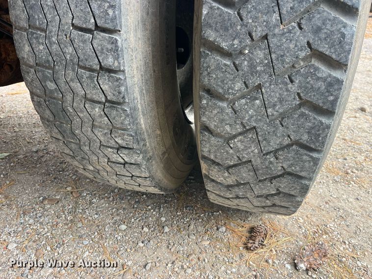 image for item DP2122 2004 Chevrolet C7500  fertilizer delivery truck