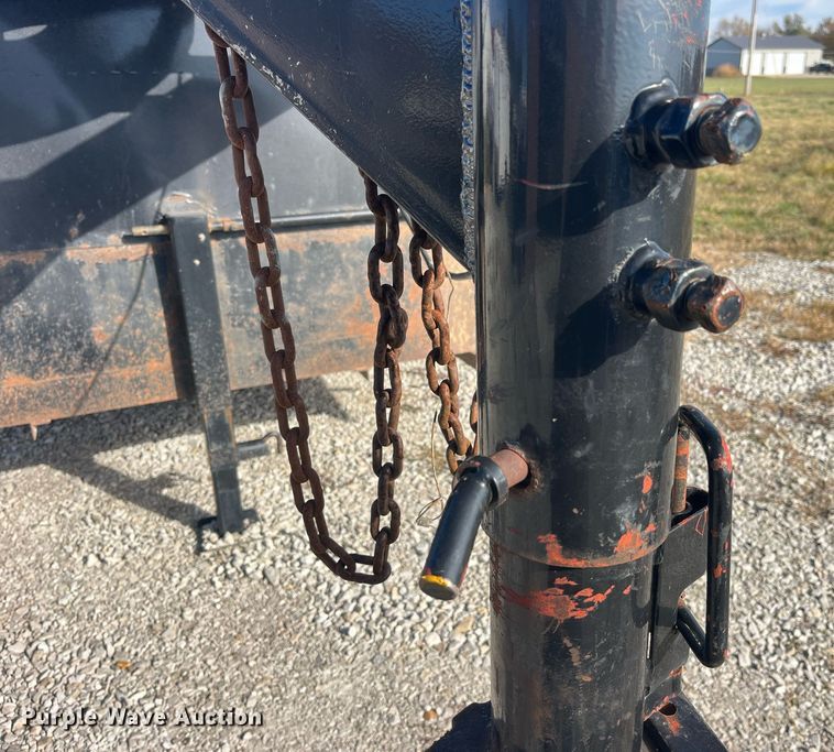 image for item DP2129 2014 Neckover GL28-3-7K  livestock trailer