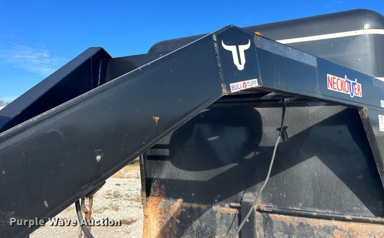 image for item DP2129 2014 Neckover GL28-3-7K  livestock trailer