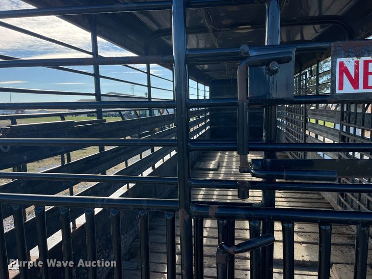 image for item DP2129 2014 Neckover GL28-3-7K  livestock trailer