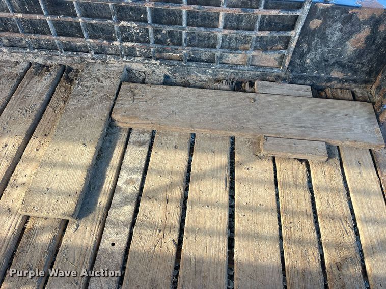 image for item DP2129 2014 Neckover GL28-3-7K  livestock trailer