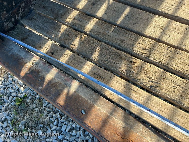 image for item DP2129 2014 Neckover GL28-3-7K  livestock trailer