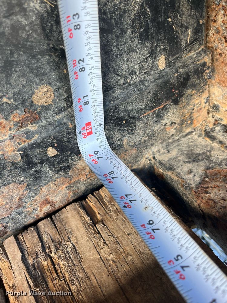 image for item DP2129 2014 Neckover GL28-3-7K  livestock trailer