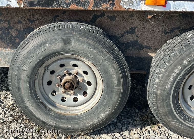 image for item DP2129 2014 Neckover GL28-3-7K  livestock trailer