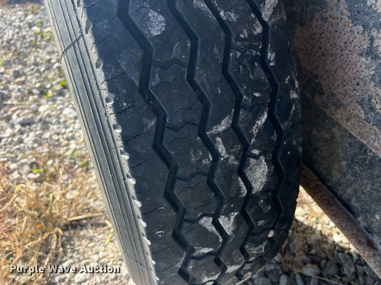 image for item DP2129 2014 Neckover GL28-3-7K  livestock trailer