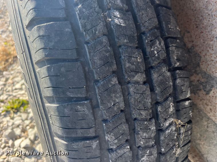 image for item DP2129 2014 Neckover GL28-3-7K  livestock trailer