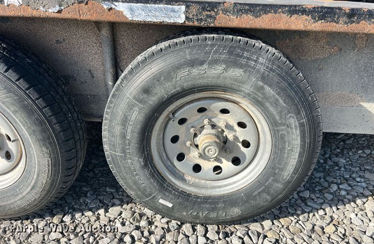 image for item DP2129 2014 Neckover GL28-3-7K  livestock trailer