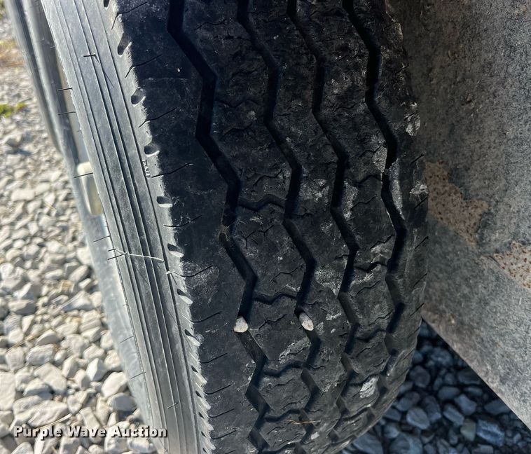 image for item DP2129 2014 Neckover GL28-3-7K  livestock trailer