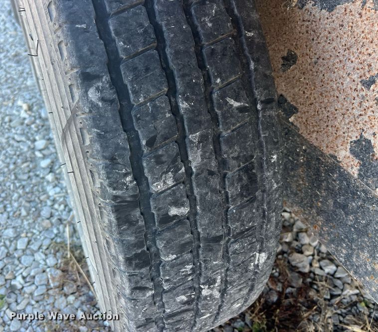 image for item DP2129 2014 Neckover GL28-3-7K  livestock trailer