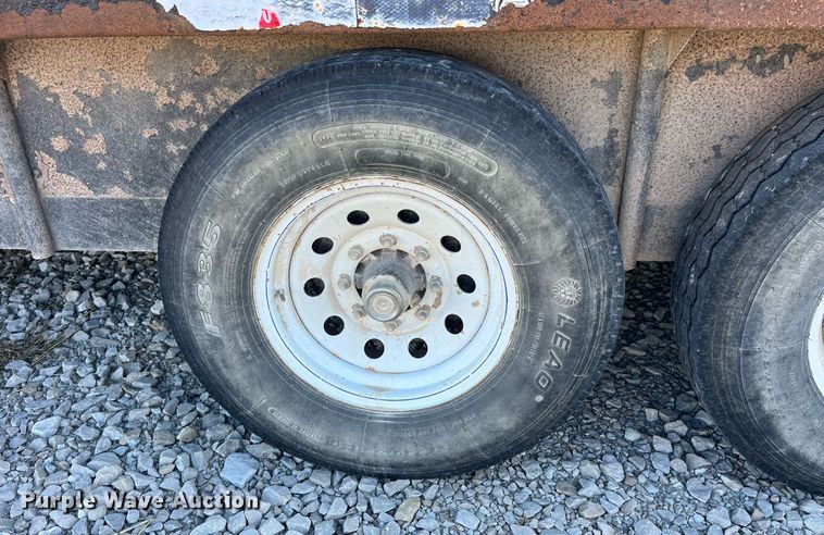 image for item DP2129 2014 Neckover GL28-3-7K  livestock trailer