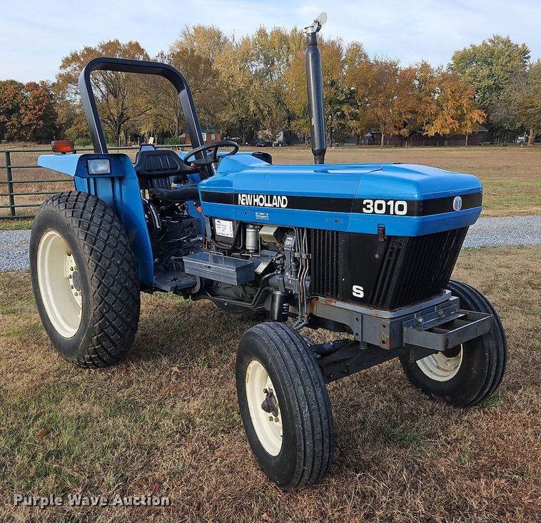 image for item DP6172 2000 New Holland 3010  tractor