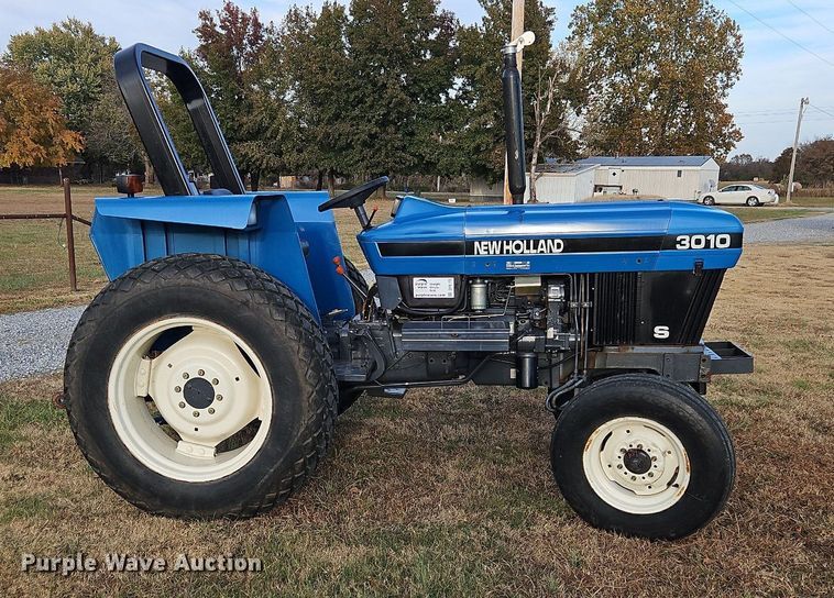image for item DP6172 2000 New Holland 3010  tractor