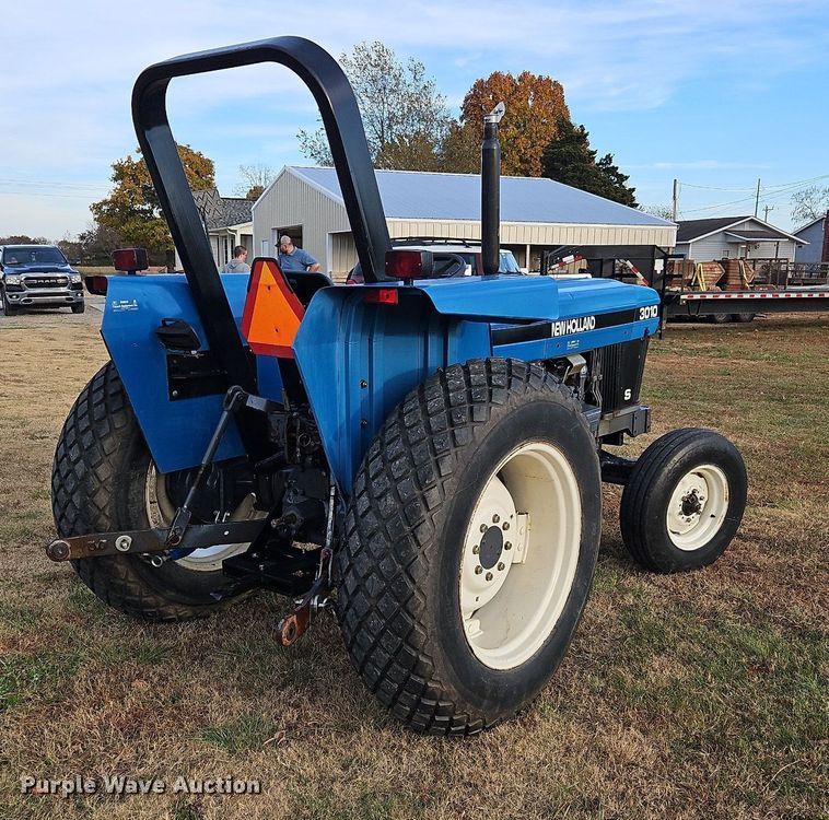 image for item DP6172 2000 New Holland 3010  tractor
