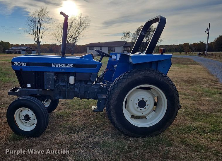 image for item DP6172 2000 New Holland 3010  tractor