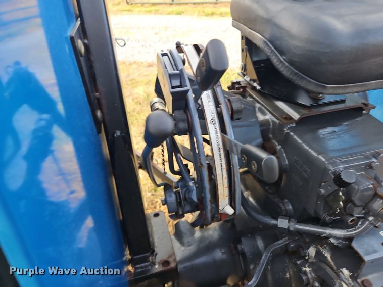 image for item DP6172 2000 New Holland 3010  tractor