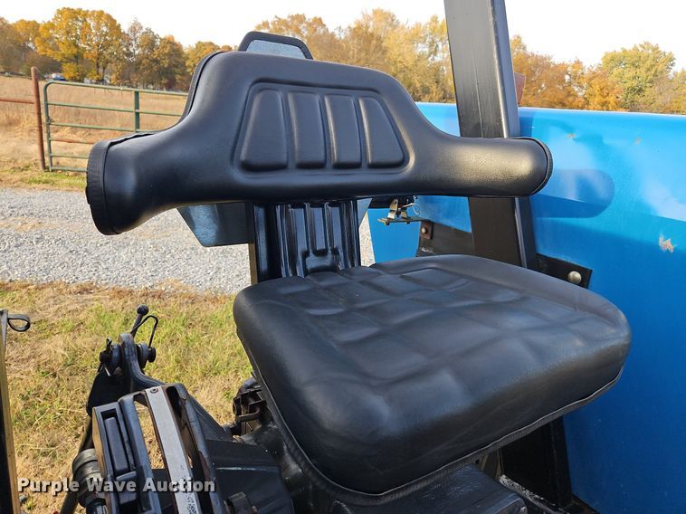 image for item DP6172 2000 New Holland 3010  tractor
