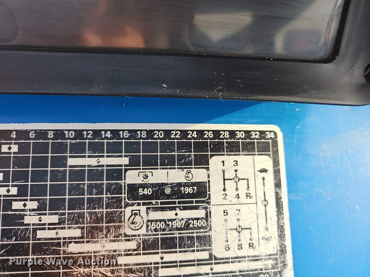 image for item DP6172 2000 New Holland 3010  tractor