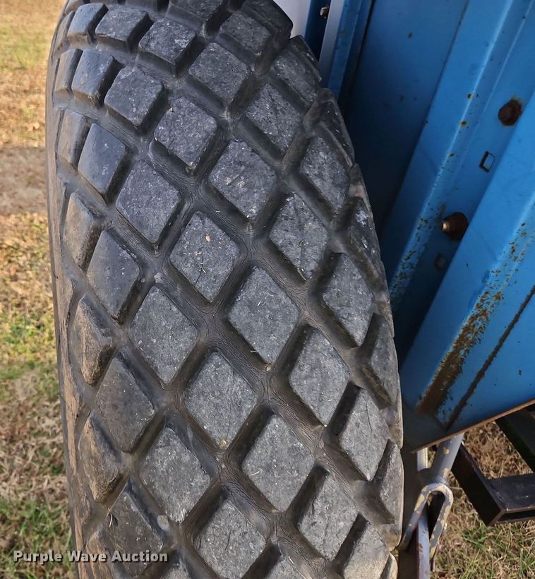 image for item DP6172 2000 New Holland 3010  tractor