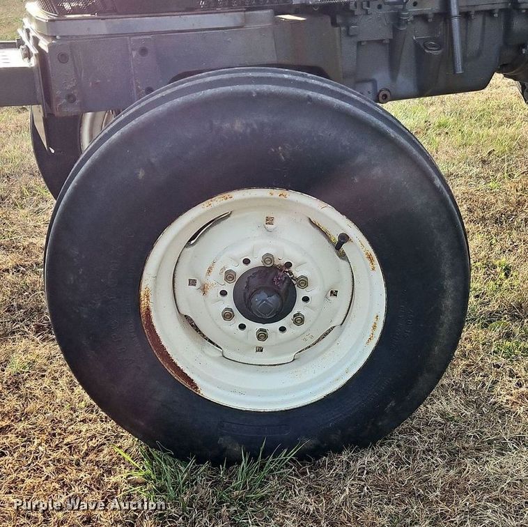 image for item DP6172 2000 New Holland 3010  tractor